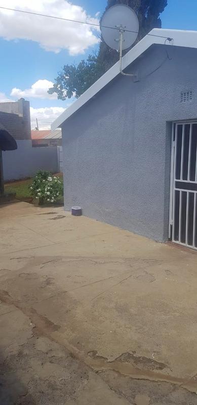 To Let 2 Bedroom Property for Rent in Phiri Gauteng