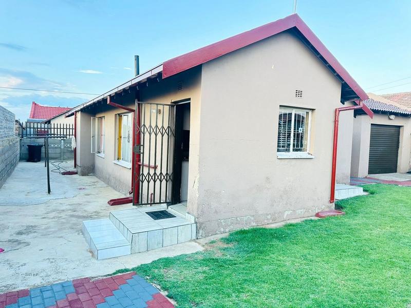 3 Bedroom Property for Sale in Kagiso Gauteng