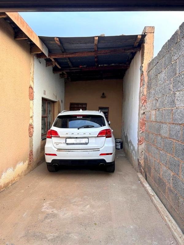 2 Bedroom Property for Sale in Molapo Gauteng