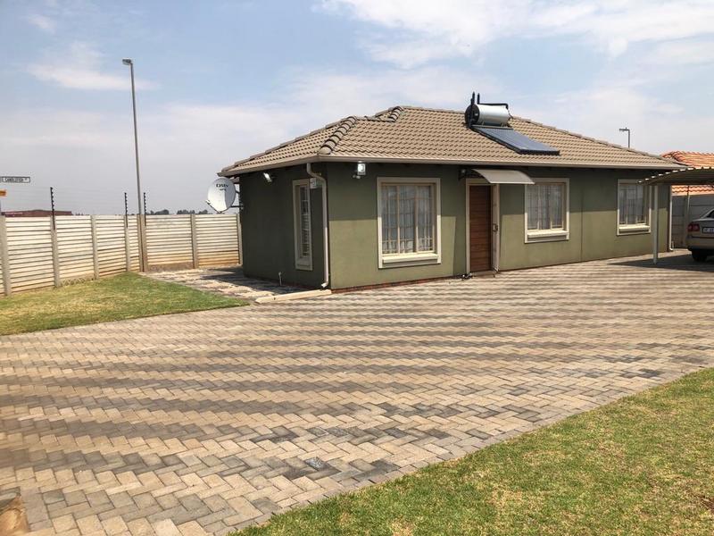 To Let 3 Bedroom Property for Rent in Sky City Gauteng