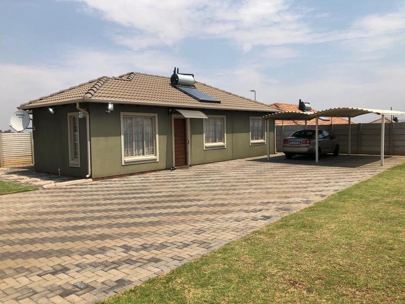 To Let 3 Bedroom Property for Rent in Sky City Gauteng