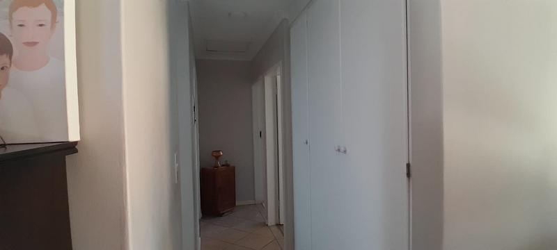 2 Bedroom Property for Sale in Magalieskruin Gauteng