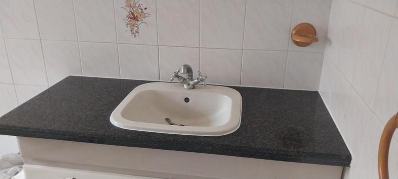 To Let 1 Bedroom Property for Rent in Edenvale Gauteng