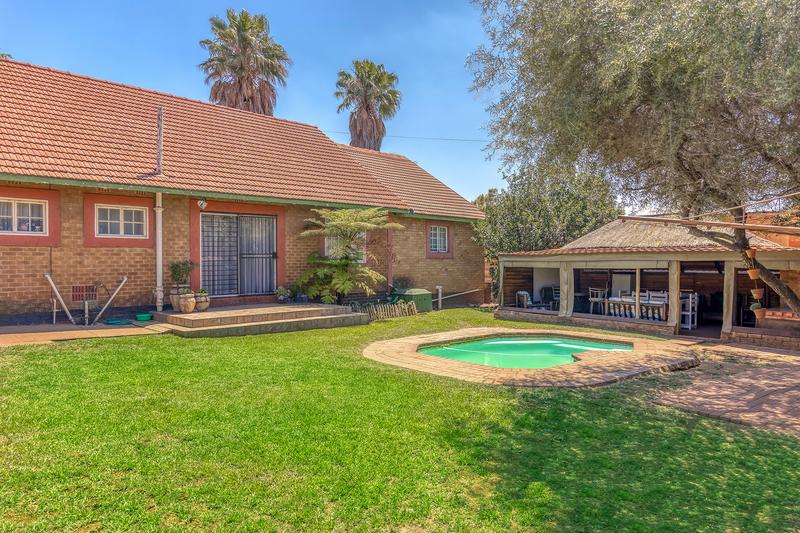 4 Bedroom Property for Sale in Klippoortje Gauteng