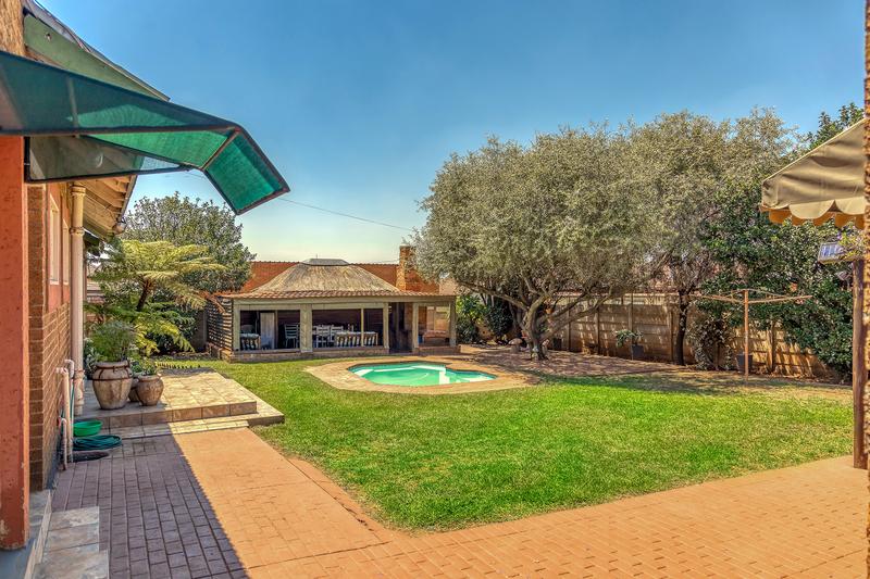 4 Bedroom Property for Sale in Klippoortje Gauteng