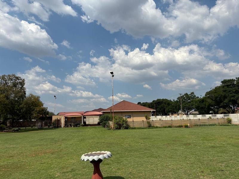 6 Bedroom Property for Sale in Riversdale Gauteng