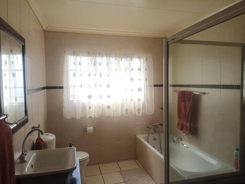 6 Bedroom Property for Sale in Riversdale Gauteng