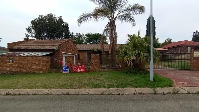 4 Bedroom Property for Sale in The Reeds Gauteng