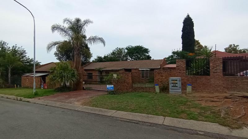 4 Bedroom Property for Sale in The Reeds Gauteng