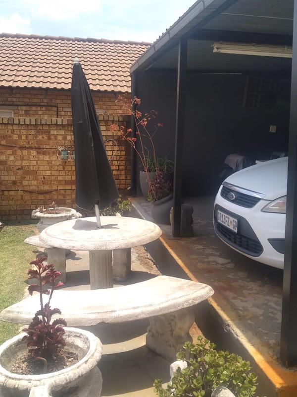 To Let 2 Bedroom Property for Rent in Terenure Gauteng