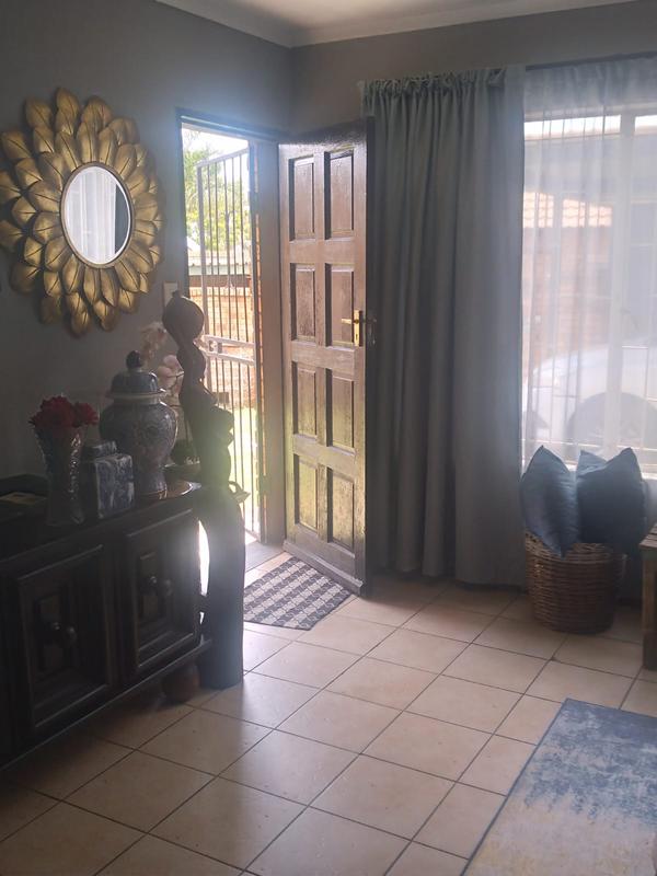 To Let 2 Bedroom Property for Rent in Terenure Gauteng