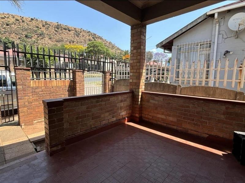 To Let 2 Bedroom Property for Rent in Bezuidenhout Valley Gauteng