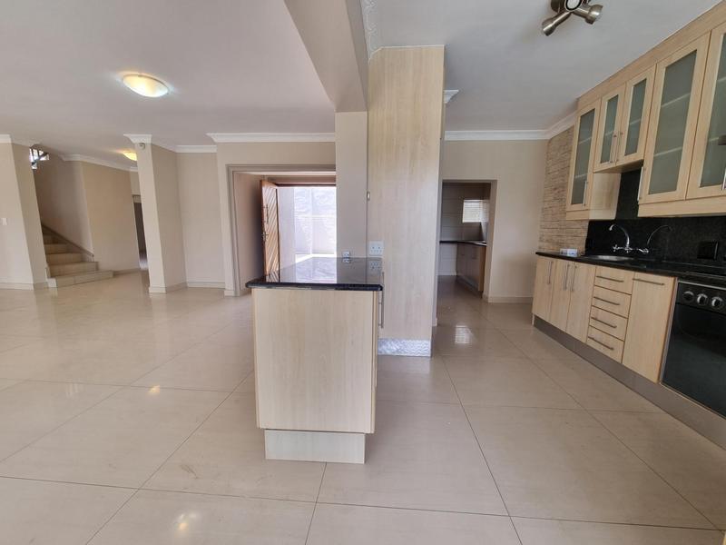 To Let 4 Bedroom Property for Rent in Waterkloof A H Gauteng