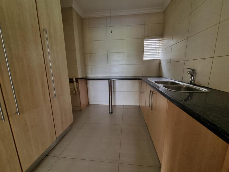 To Let 4 Bedroom Property for Rent in Waterkloof A H Gauteng