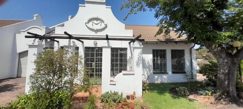 2 Bedroom Property for Sale in Die Hoewes Gauteng