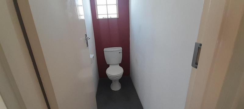 2 Bedroom Property for Sale in Die Hoewes Gauteng