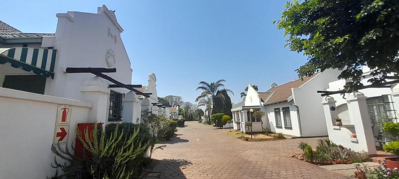 2 Bedroom Property for Sale in Die Hoewes Gauteng