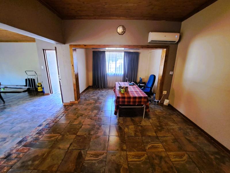 5 Bedroom Property for Sale in Lyttelton Gauteng