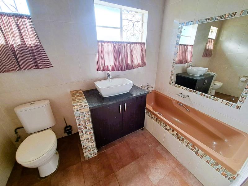 5 Bedroom Property for Sale in Lyttelton Gauteng