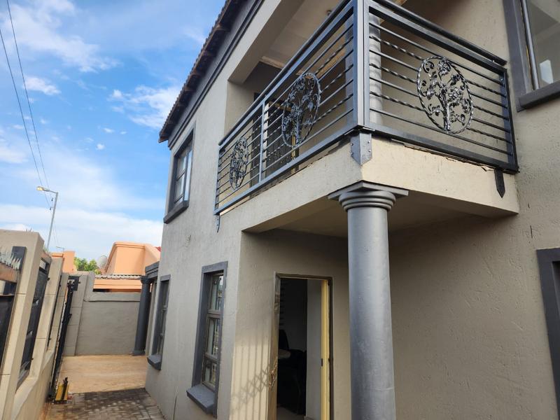 4 Bedroom Property for Sale in Mamelodi Gauteng