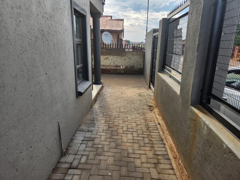 4 Bedroom Property for Sale in Mamelodi Gauteng