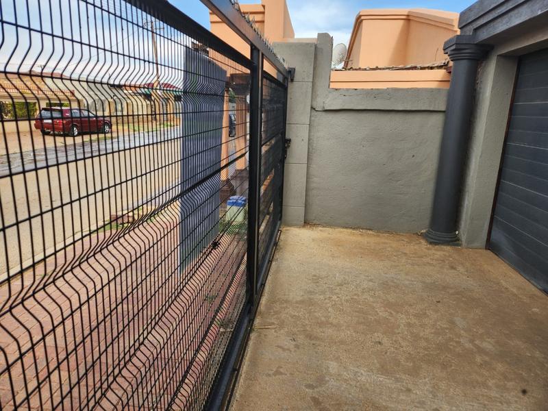 4 Bedroom Property for Sale in Mamelodi Gauteng