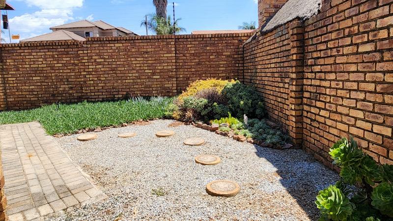 3 Bedroom Property for Sale in Wierdaglen Estate Gauteng