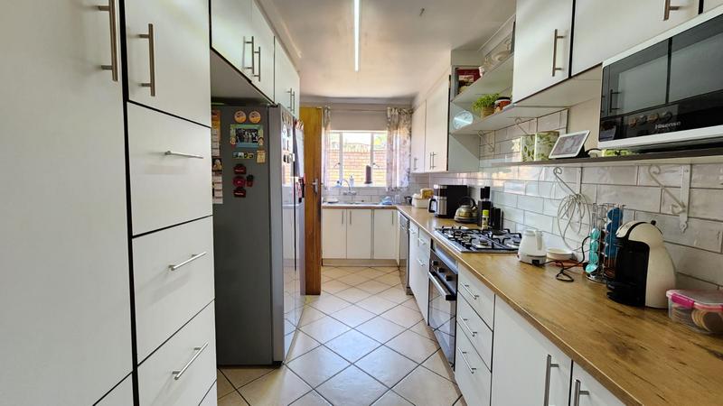 3 Bedroom Property for Sale in Wierdaglen Estate Gauteng