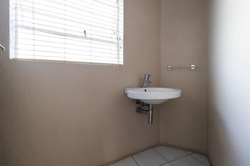 4 Bedroom Property for Sale in Bromhof Gauteng