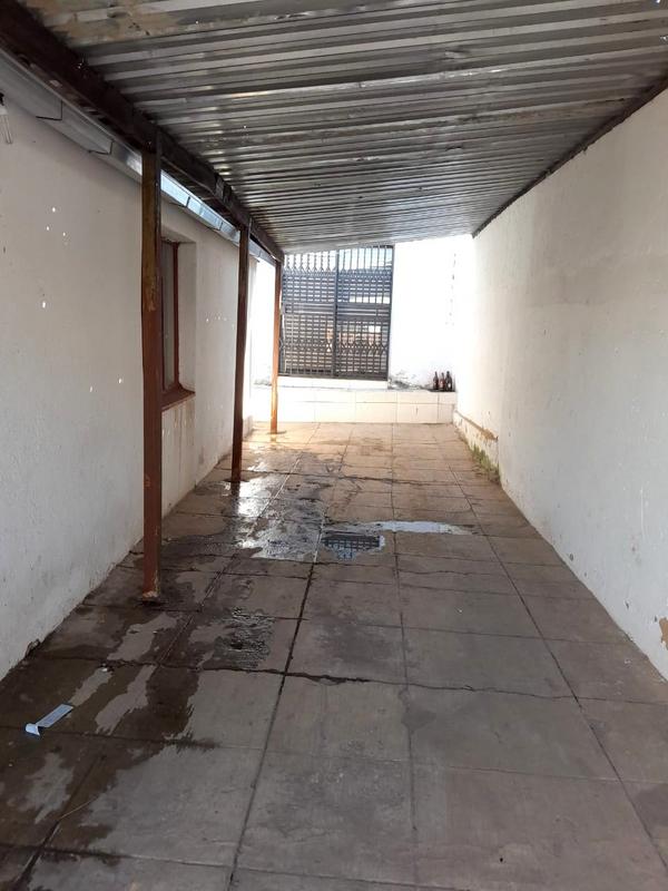 2 Bedroom Property for Sale in Moroka Gauteng