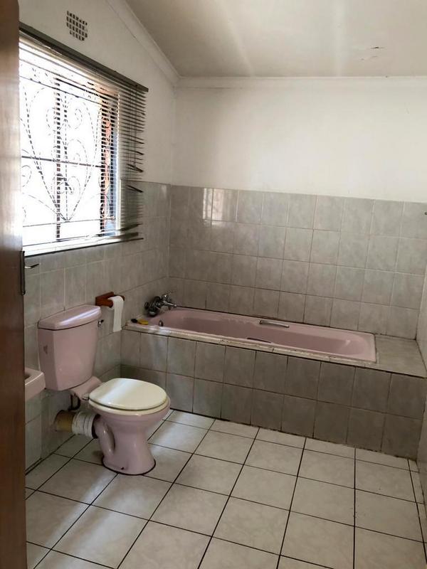 2 Bedroom Property for Sale in Moroka Gauteng