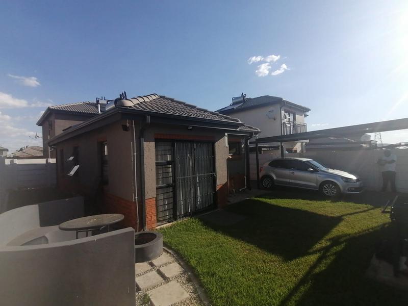 3 Bedroom Property for Sale in Albertsdal Gauteng