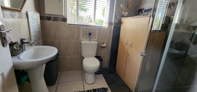 2 Bedroom Property for Sale in Pretoria North Gauteng