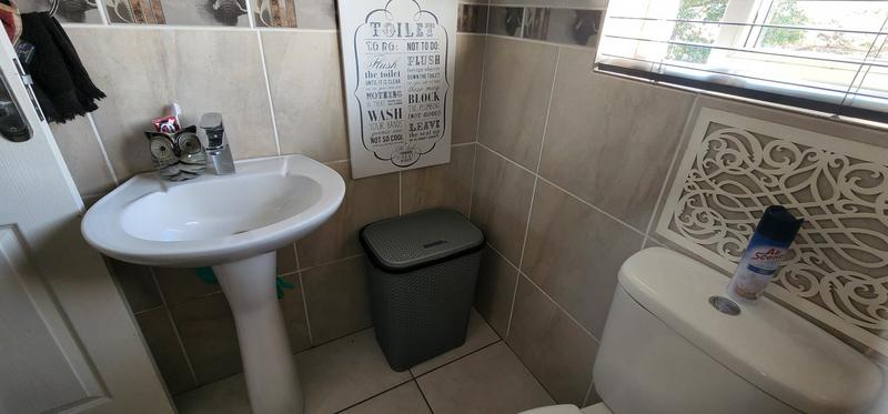 2 Bedroom Property for Sale in Pretoria North Gauteng