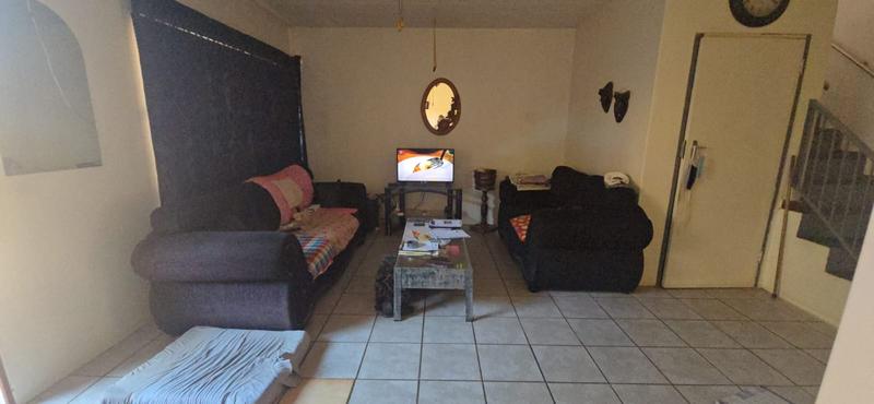 2 Bedroom Property for Sale in Dorandia Gauteng