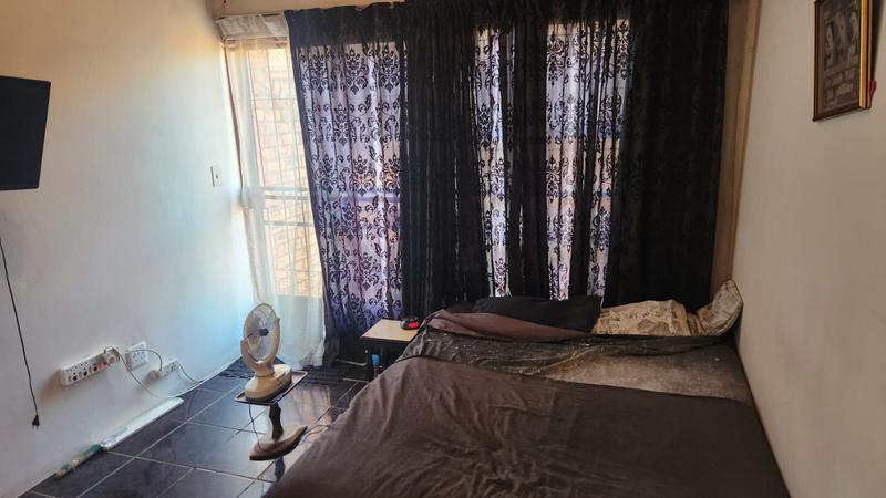 2 Bedroom Property for Sale in Dorandia Gauteng