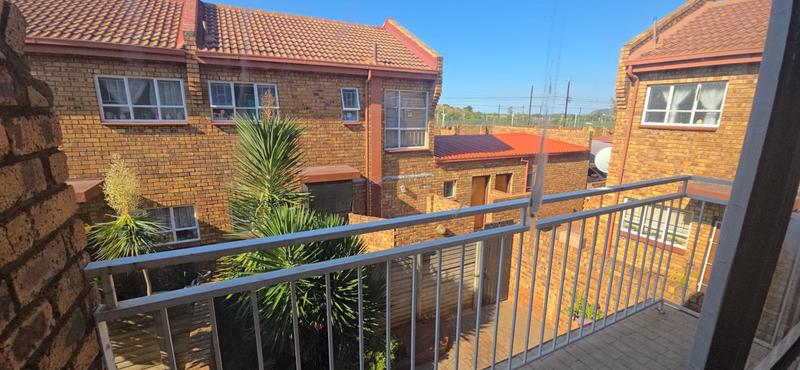 2 Bedroom Property for Sale in Dorandia Gauteng