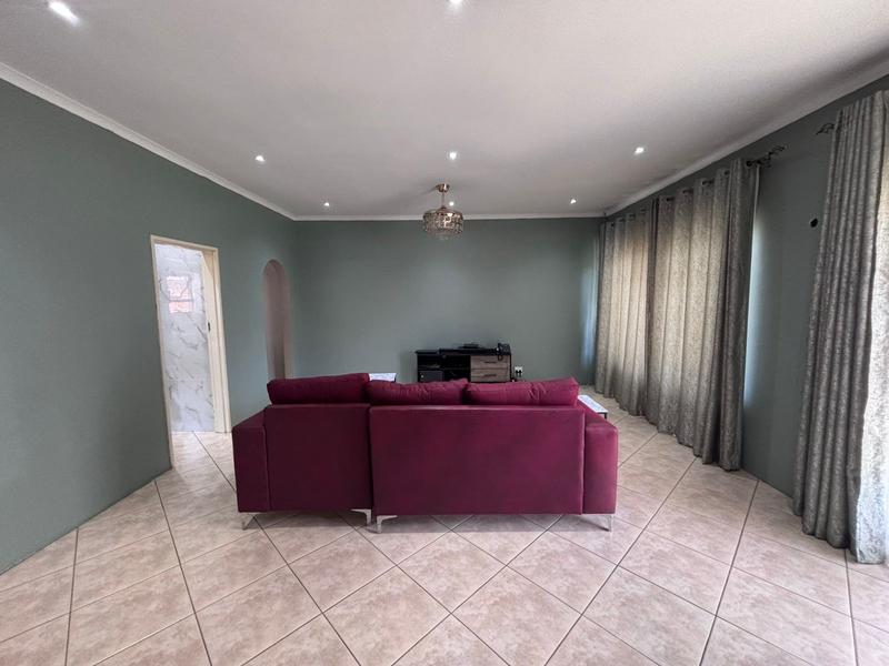 2 Bedroom Property for Sale in Windsor Gauteng