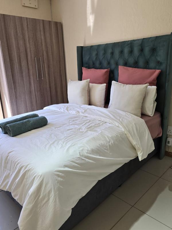 To Let 1 Bedroom Property for Rent in Buccleuch Gauteng