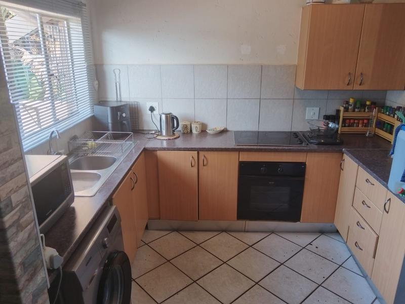 To Let 2 Bedroom Property for Rent in Amberfield Glen Gauteng