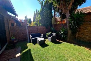 To Let 2 Bedroom Property for Rent in Amberfield Glen Gauteng