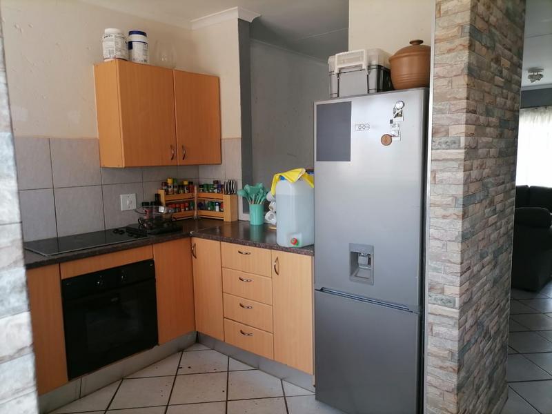 To Let 2 Bedroom Property for Rent in Amberfield Glen Gauteng