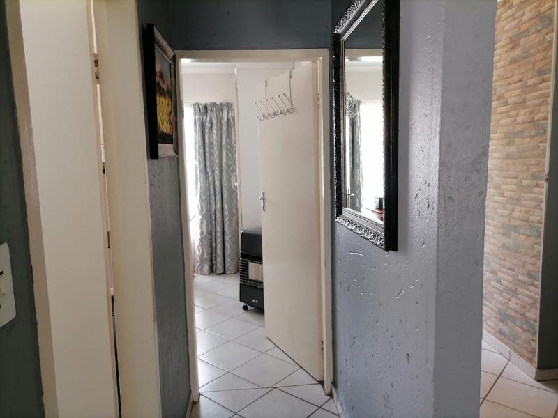 To Let 2 Bedroom Property for Rent in Amberfield Glen Gauteng