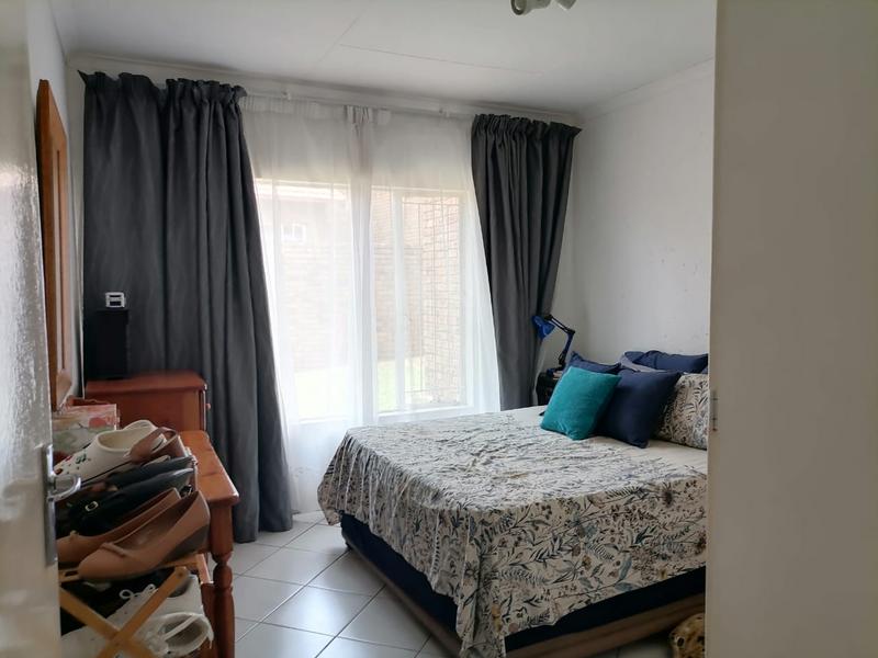 To Let 2 Bedroom Property for Rent in Amberfield Glen Gauteng