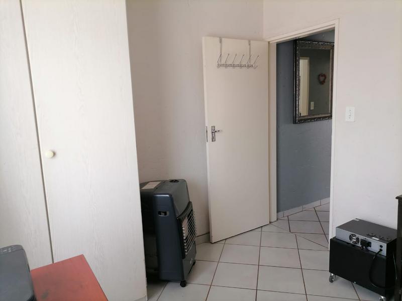 To Let 2 Bedroom Property for Rent in Amberfield Glen Gauteng