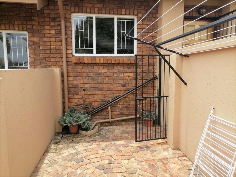 To Let 2 Bedroom Property for Rent in Amberfield Glen Gauteng