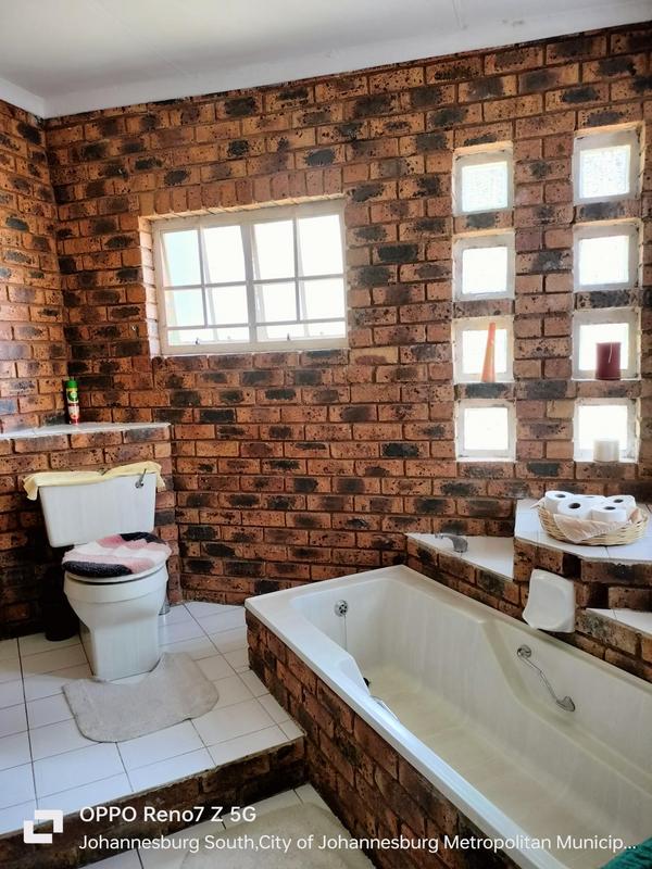 3 Bedroom Property for Sale in Suideroord Gauteng