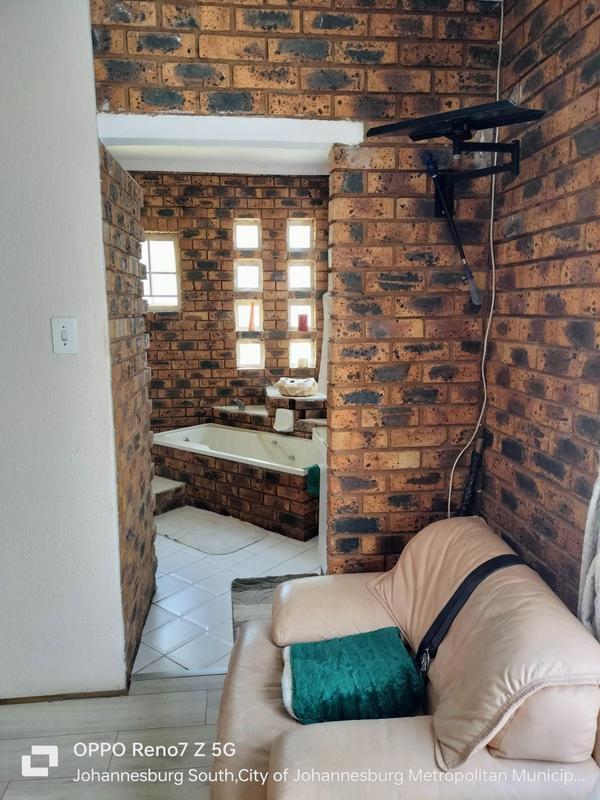 3 Bedroom Property for Sale in Suideroord Gauteng