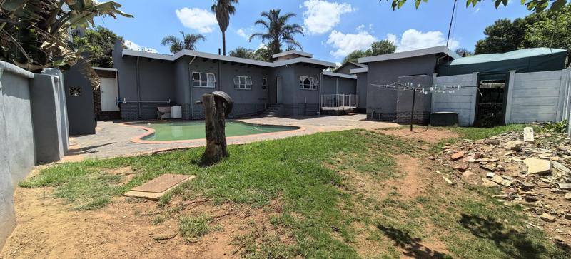 4 Bedroom Property for Sale in Wilro Park Gauteng