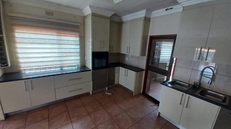 9 Bedroom Property for Sale in Claremont Gauteng